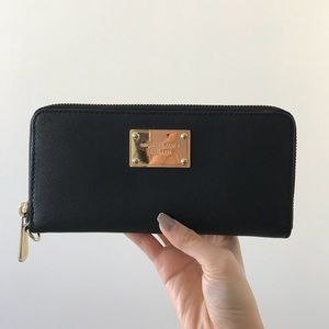 MICHAEL KORS Jet Set Saffiano Continental Wallet